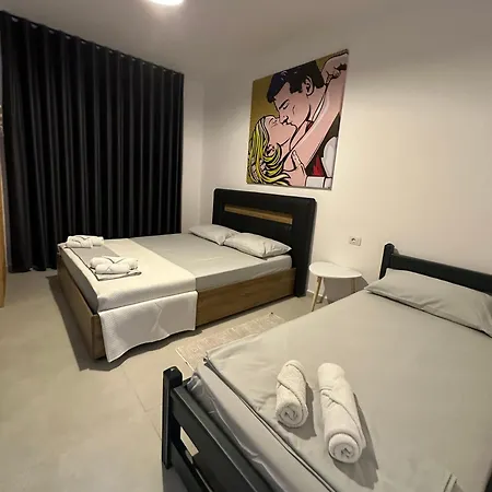 Trio Apartment *