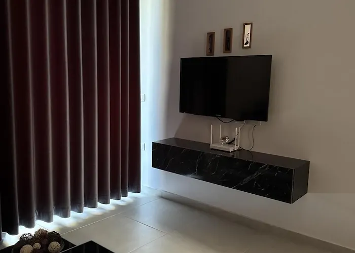 Trio * Vlorë
